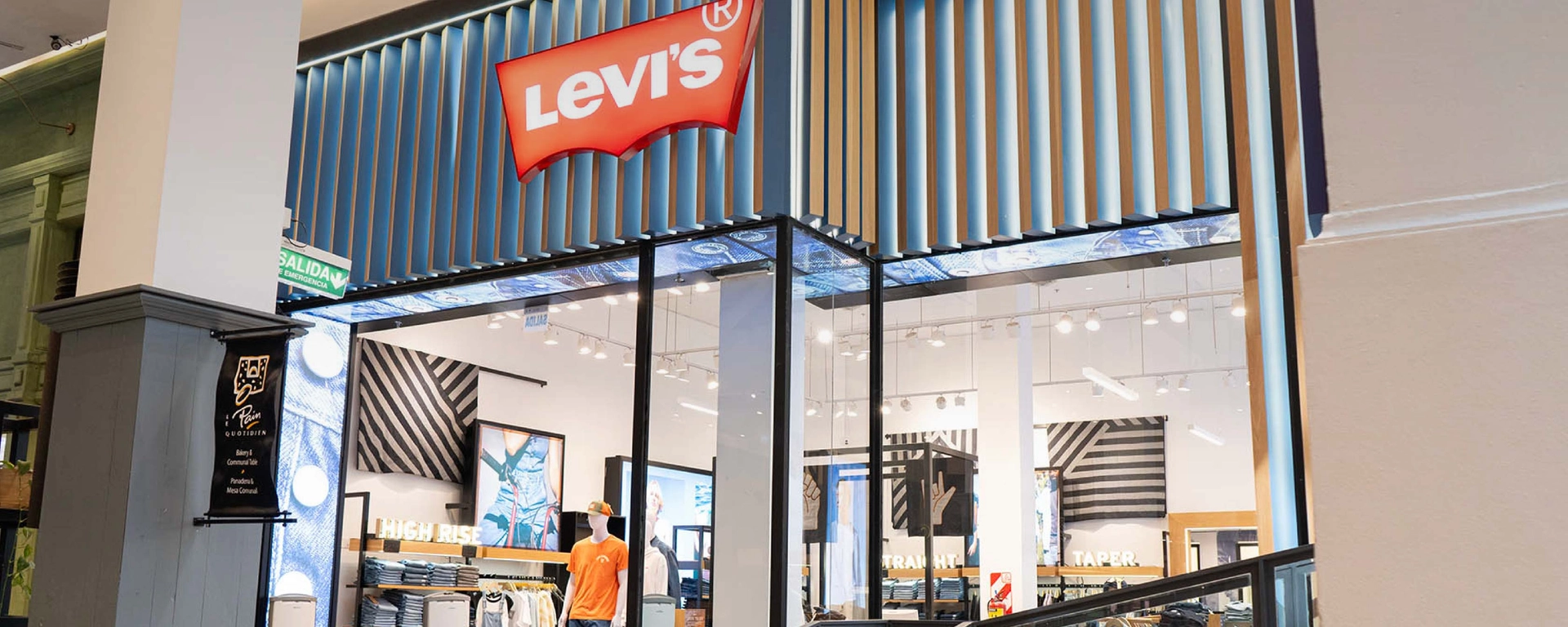 Levi's Recoleta Urban Mall Shopping